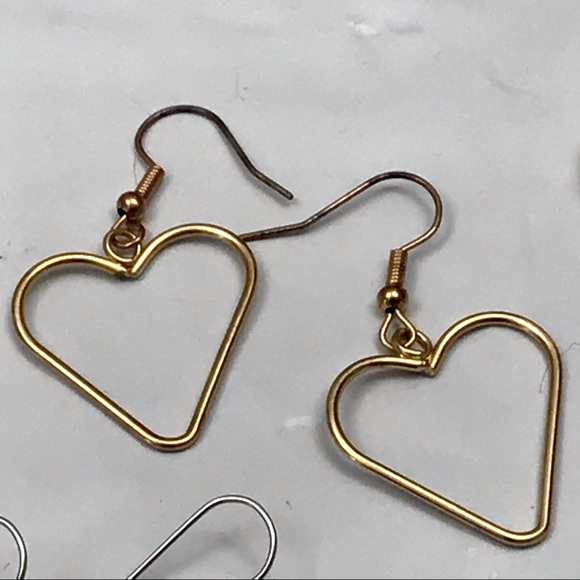 Lot of 7 Earrings , Loops , Dangling and Studs - Picture 3 of 7